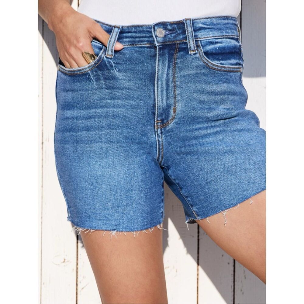 Judy Blue High Rise Denim Shorts Medium Wash Raw Hem Stretch Fit NWT - Picture 3 of 13